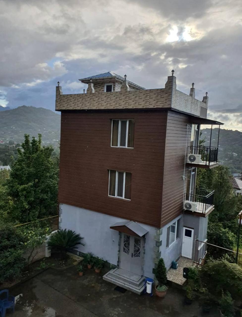 Gt House Batumi Hotel Buitenkant foto