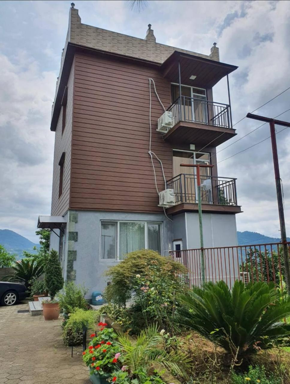 Gt House Batumi Hotel Buitenkant foto