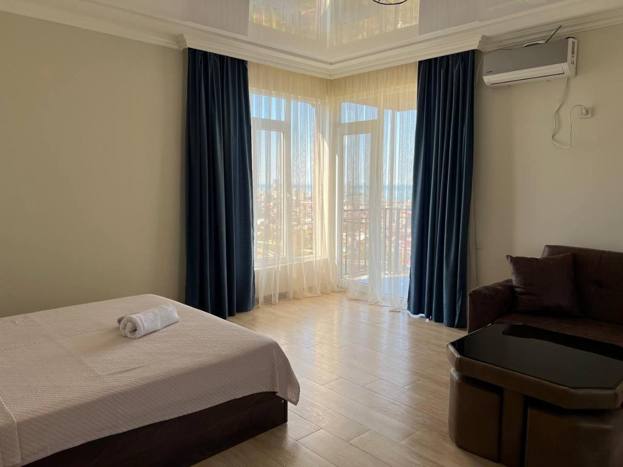 Gt House Batumi Hotel Buitenkant foto